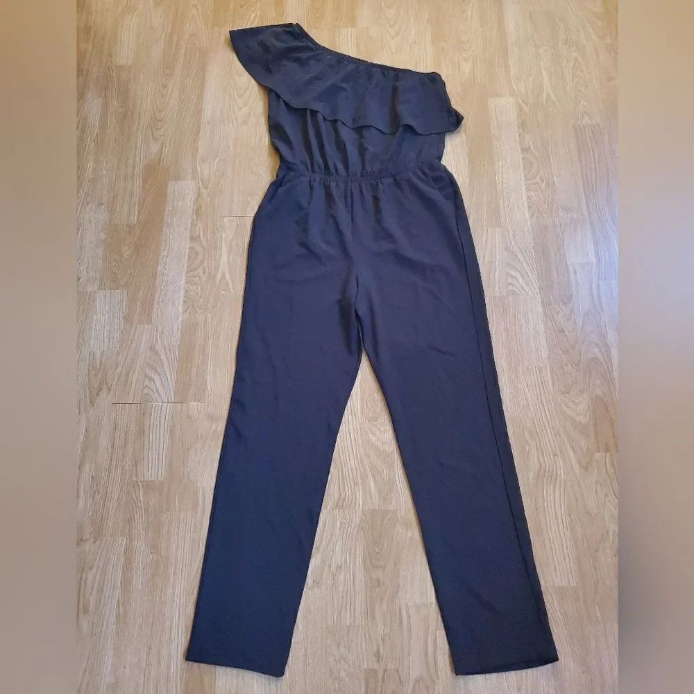 ✨ FRAICHE by J ✨ One Shoulder Ruffle Jumpsuit - [Large, Black]